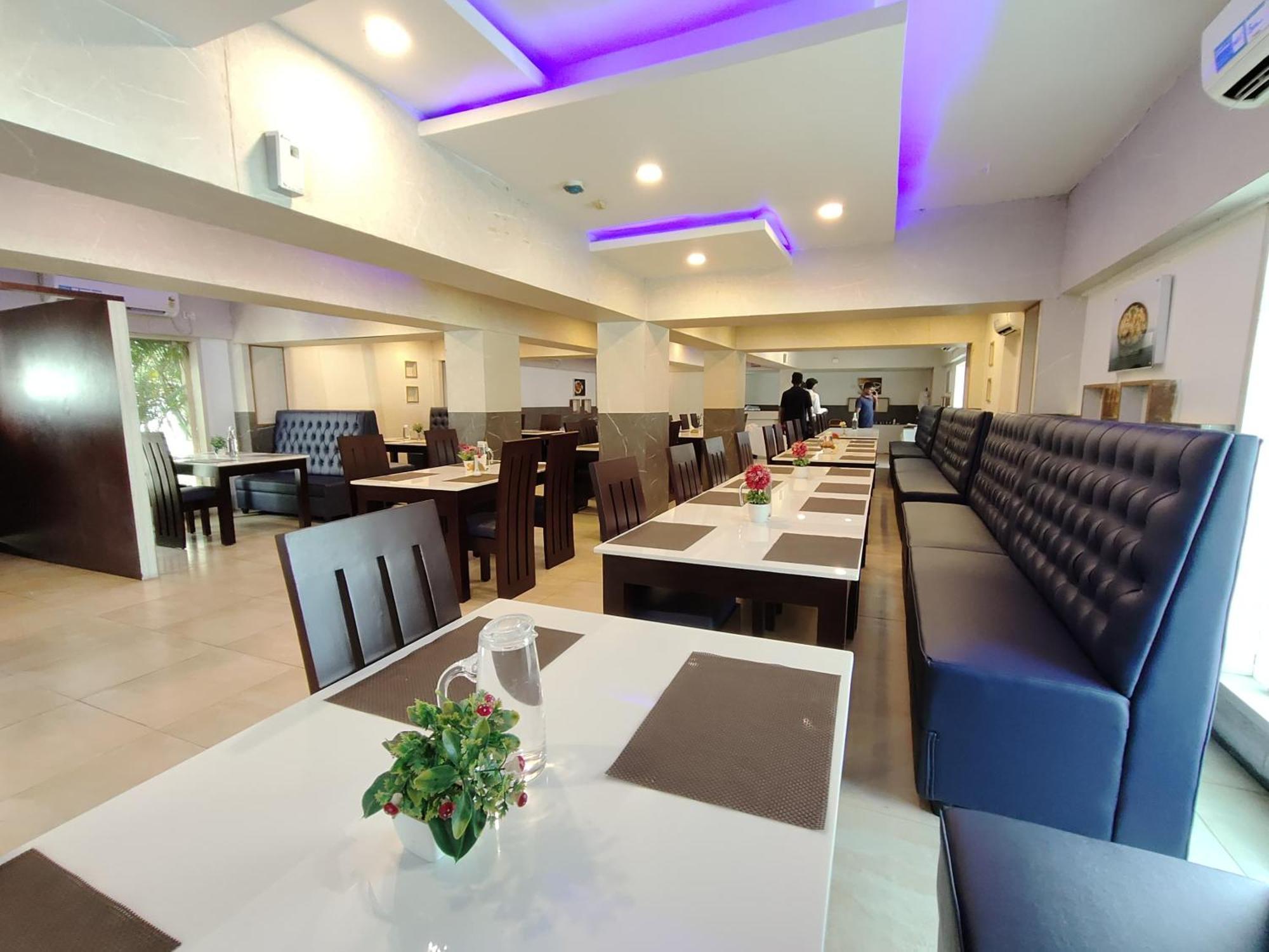 Rr Inn Group Of Hotels Канякумари Екстериор снимка